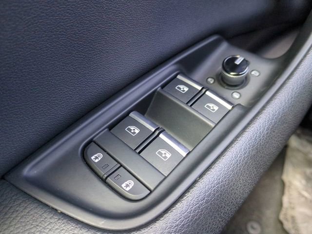 Used 2019 Audi Q8 Premium Plus AWD/4WD image 29