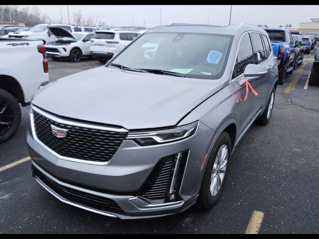 Used 2025 Cadillac XT6 Luxury FWD image 1