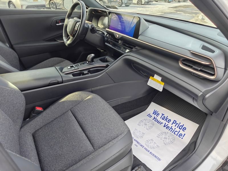 Used 2023 Toyota Crown XLE image 19