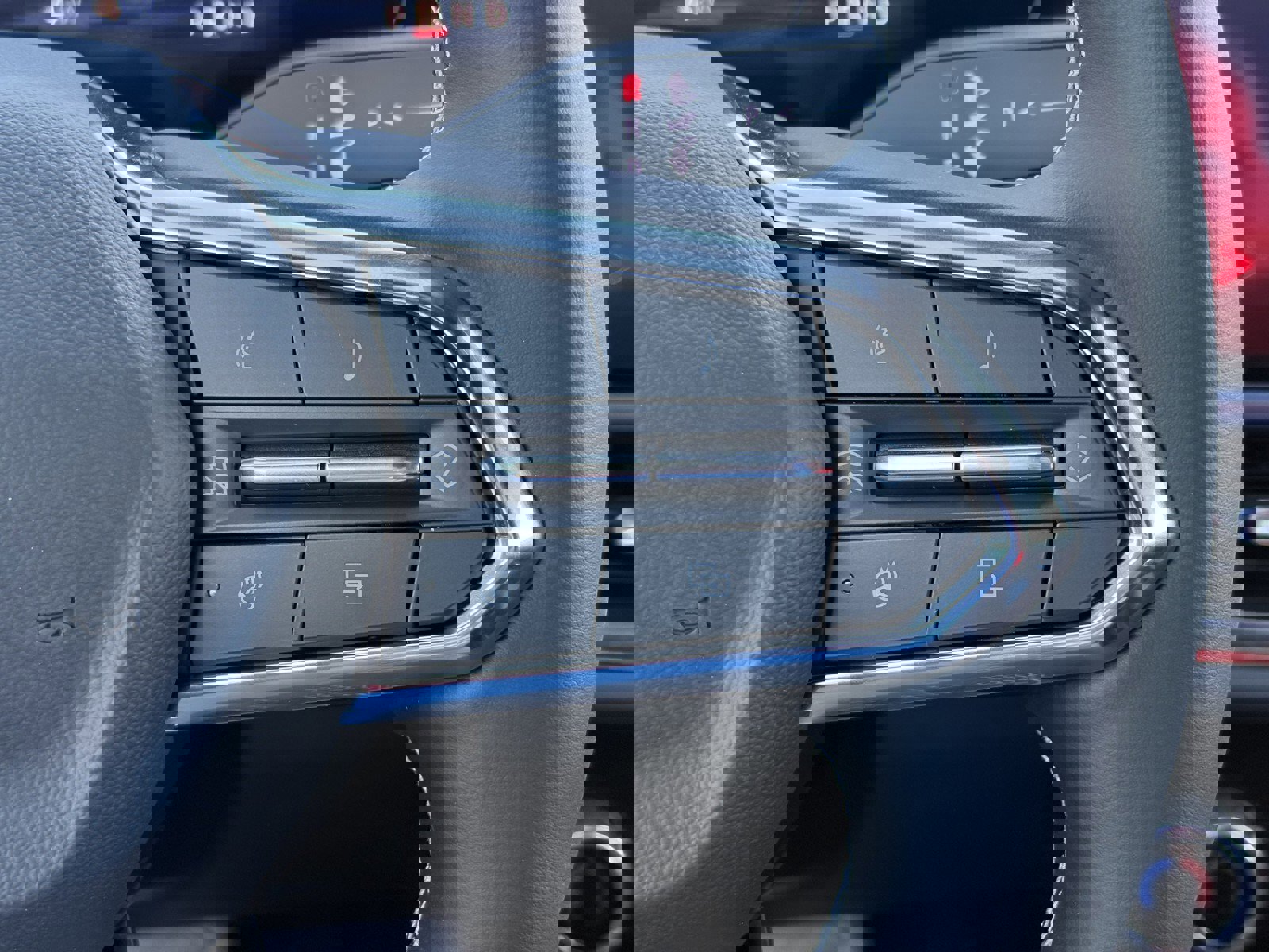 New 2026 Chevrolet Equinox EV LT w/ LPO, Blackout Package image 28