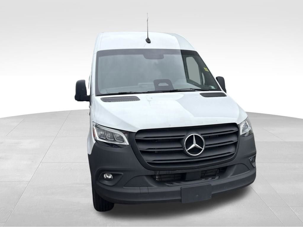 Used 2025 Mercedes-Benz Sprinter 2500 image 14