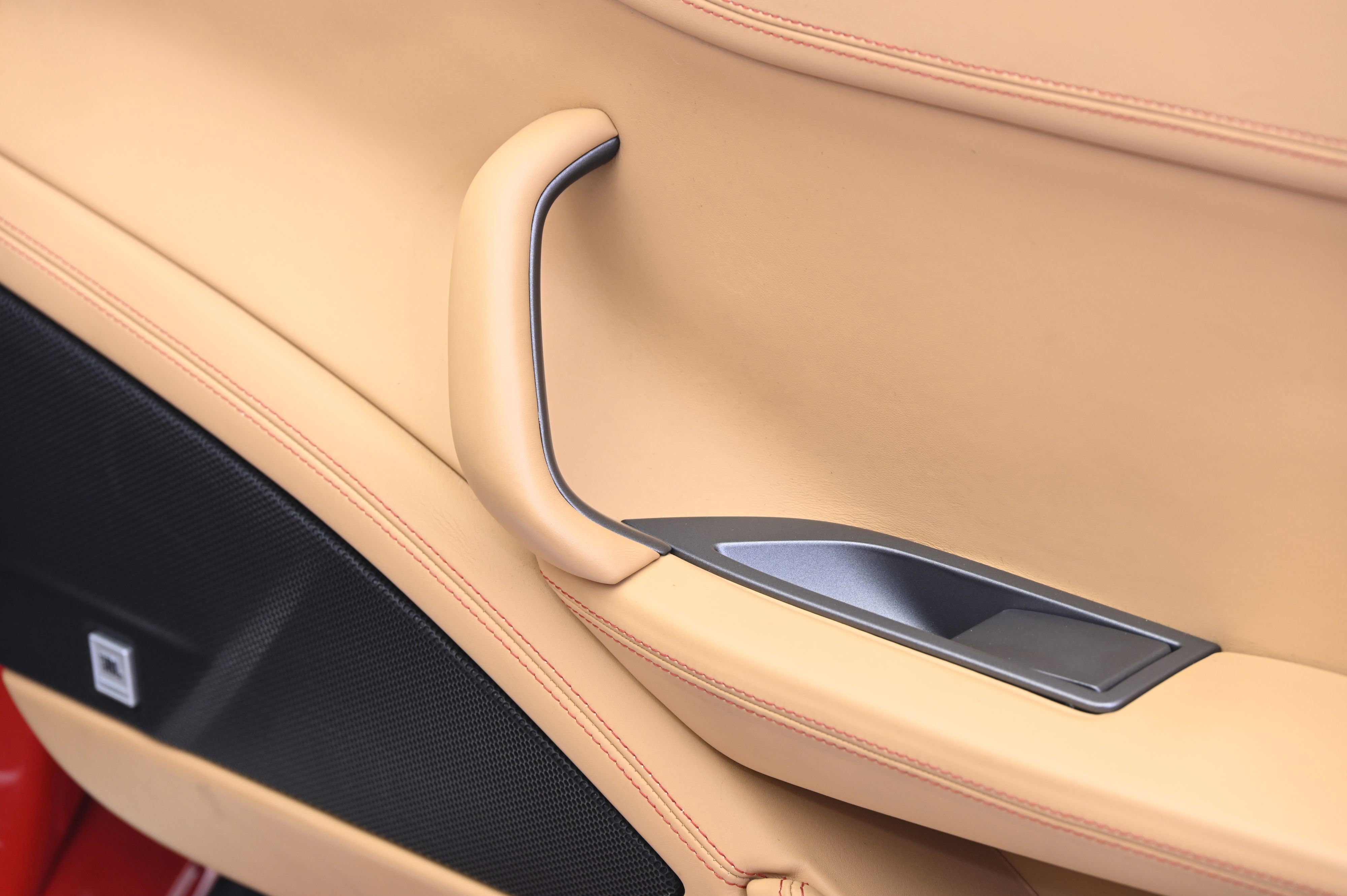 Used 2013 Ferrari 458 Spider image 21