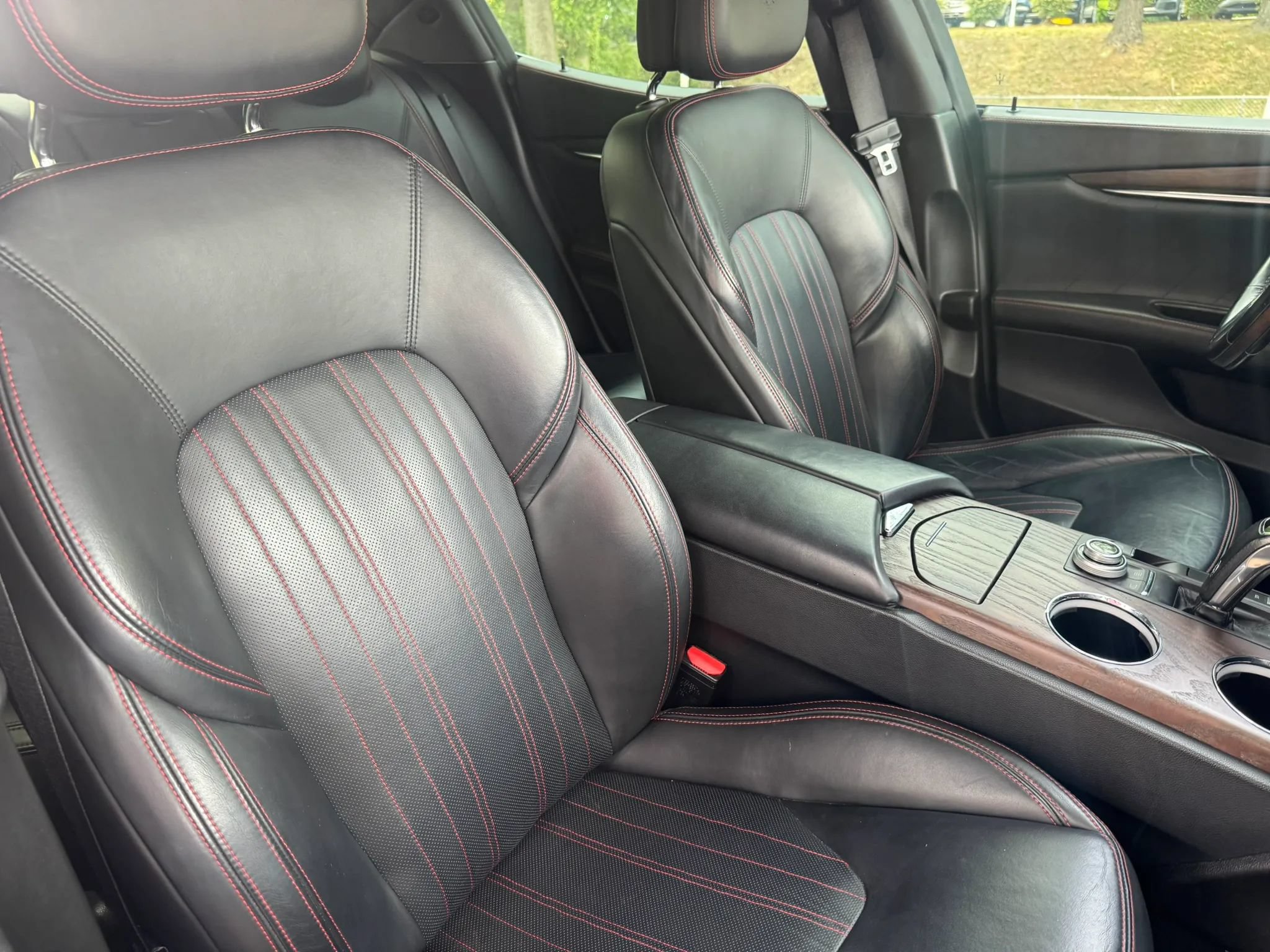 Used 2019 Maserati Ghibli S GranLusso AWD/4WD image 33