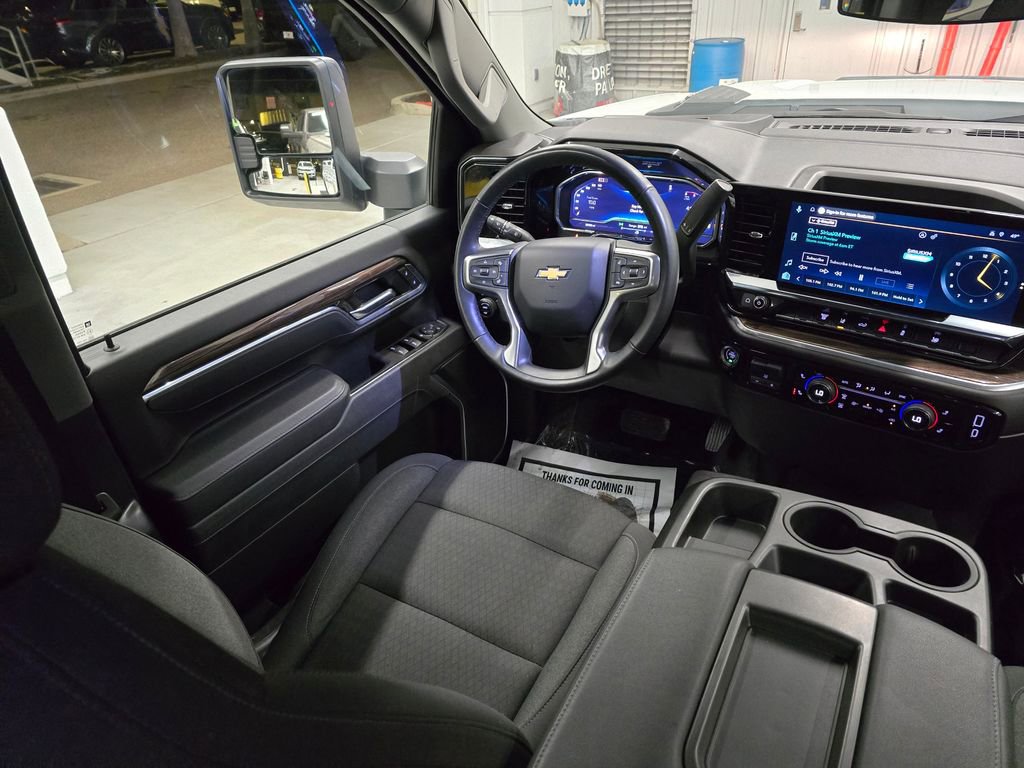 Used 2025 Chevrolet Silverado 2500 LT w/ Convenience Package image 43