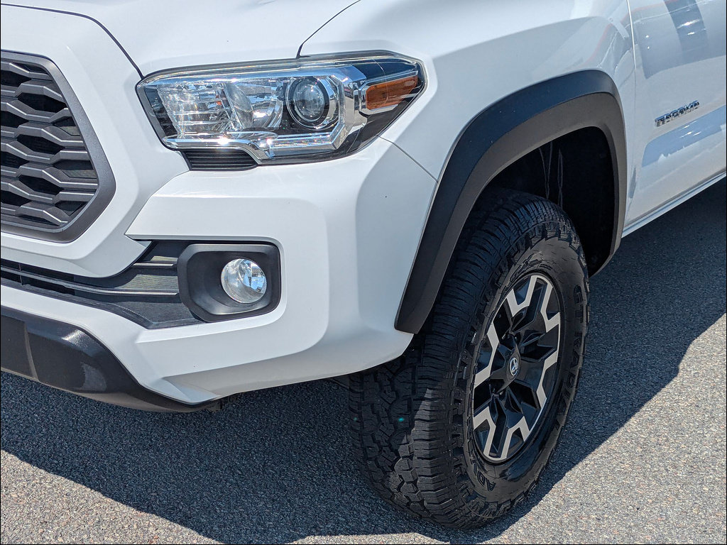Used 2021 Toyota Tacoma TRD Off-Road AWD/4WD image 9