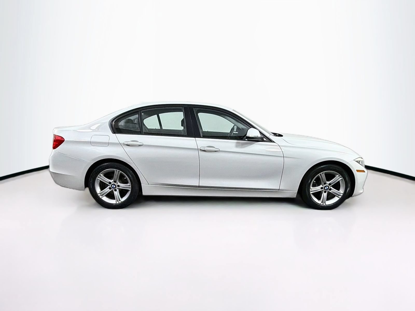 Used 2014 BMW 320i xDrive Sedan AWD/4WD image 8