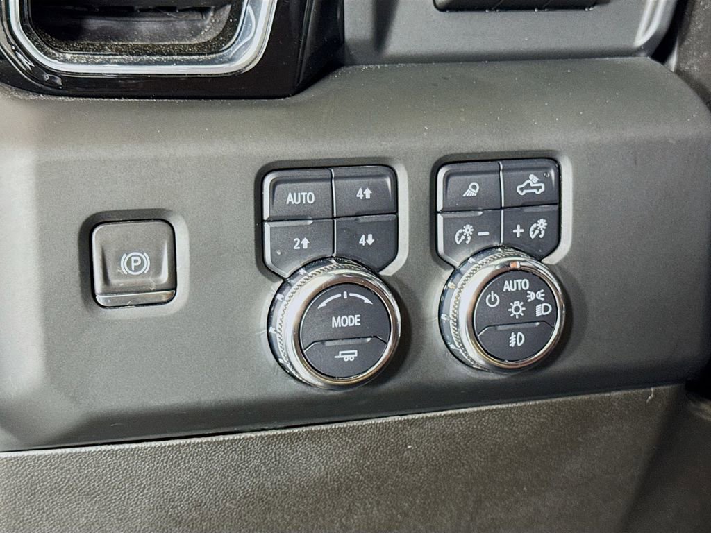 Used 2024 GMC Sierra 2500 Denali Ultimate AWD/4WD image 17