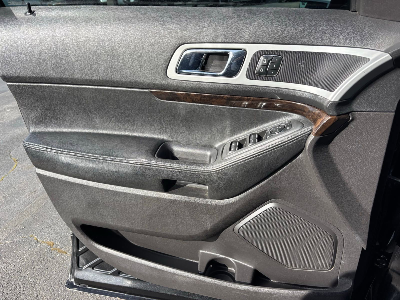 Used 2011 Ford Explorer Limited w/ 301A Rapid Spec Order Code image 16