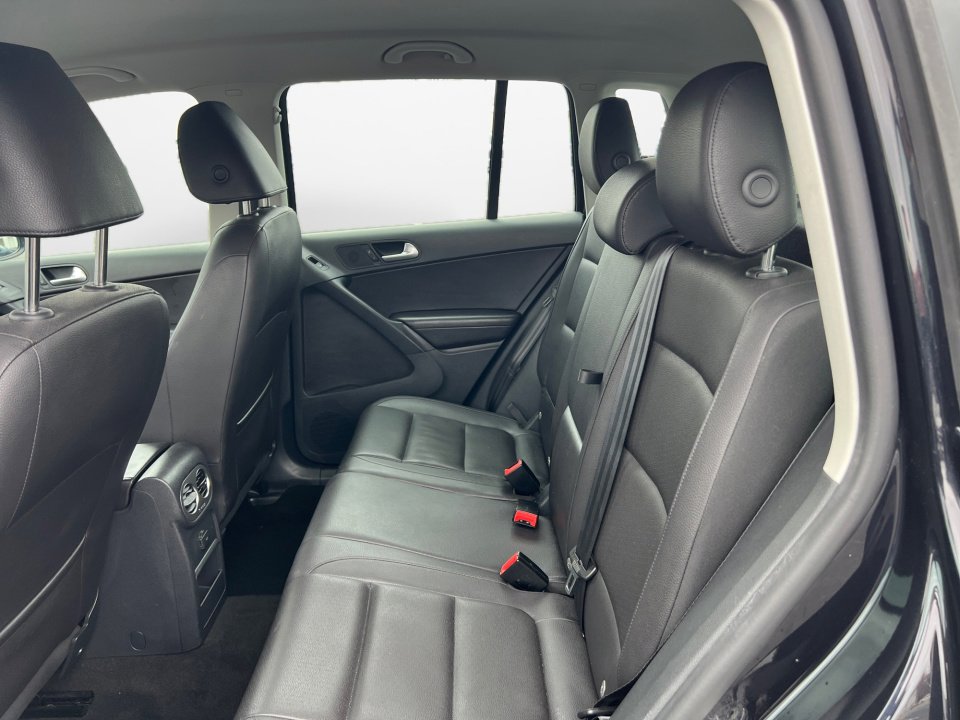 Used 2017 Volkswagen Tiguan S image 16