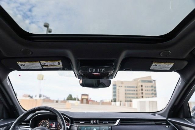 Used 2024 Jaguar F-PACE R-Dynamic S image 17