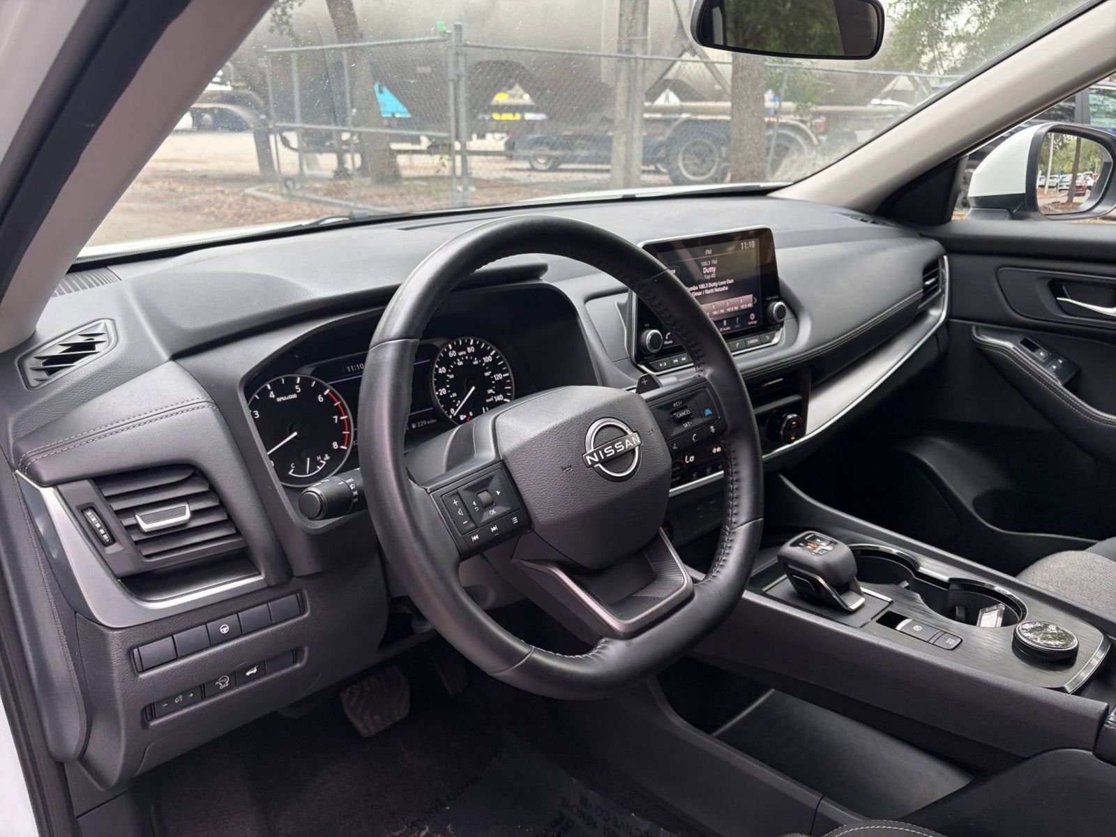 Used 2025 Nissan Rogue SV AWD/4WD image 35