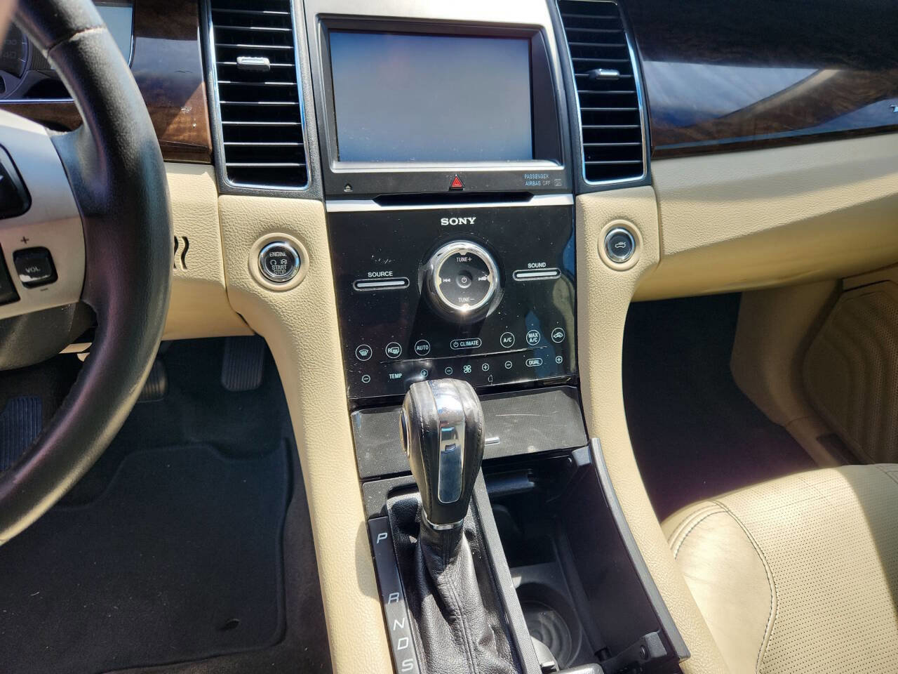 Used 2013 Ford Taurus Limited FWD image 10