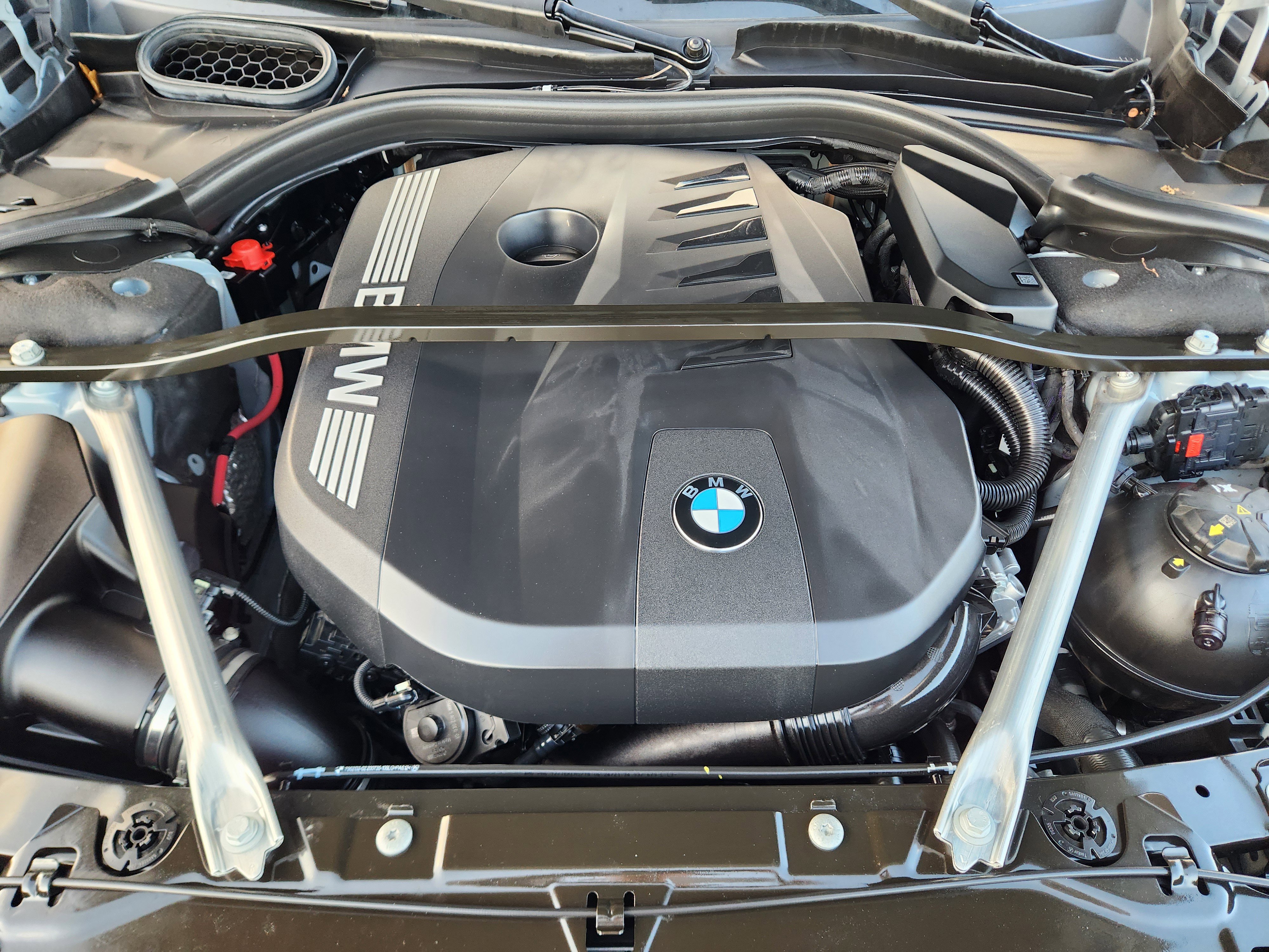 Used 2025 BMW 740i xDrive w/ Premium Package image 30