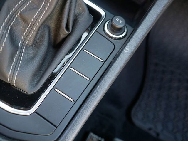 Used 2019 Volkswagen Jetta R-Line FWD image 34