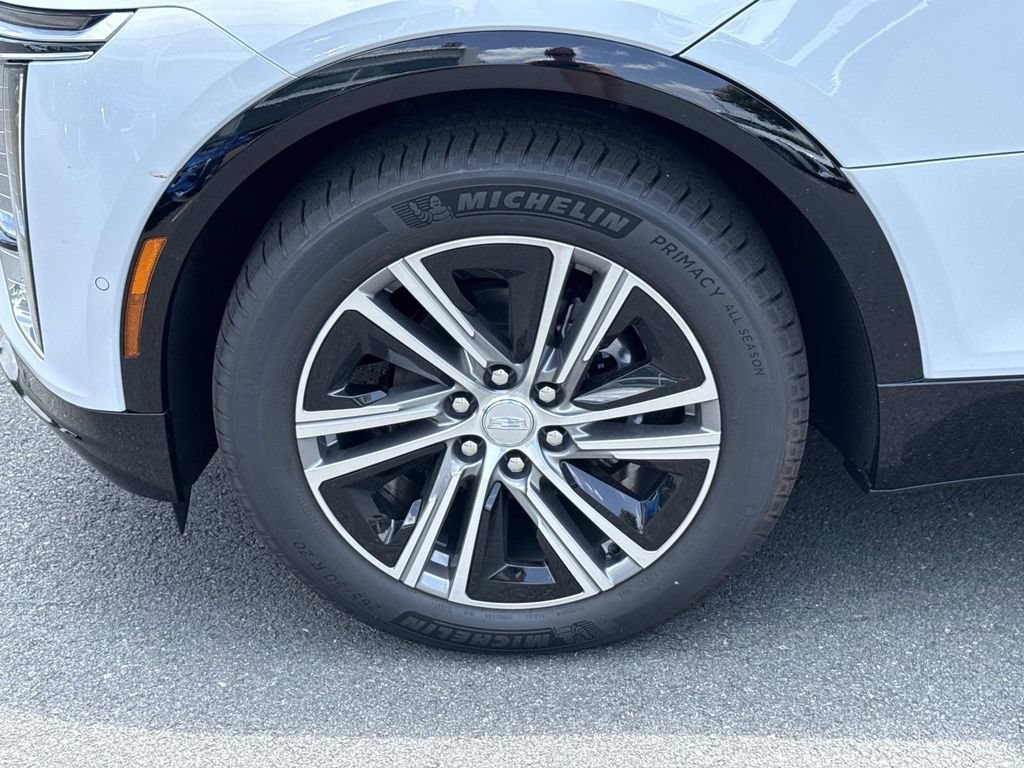 New 2026 Cadillac Lyriq Luxury w/ LPO, Floor Liner Package AWD/4WD image 7
