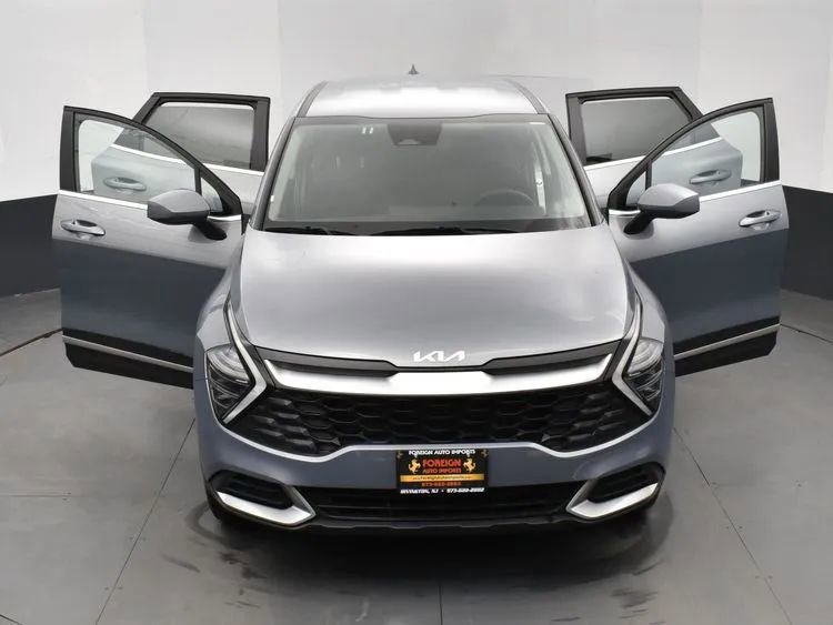 Used 2025 Kia Sportage LX image 10