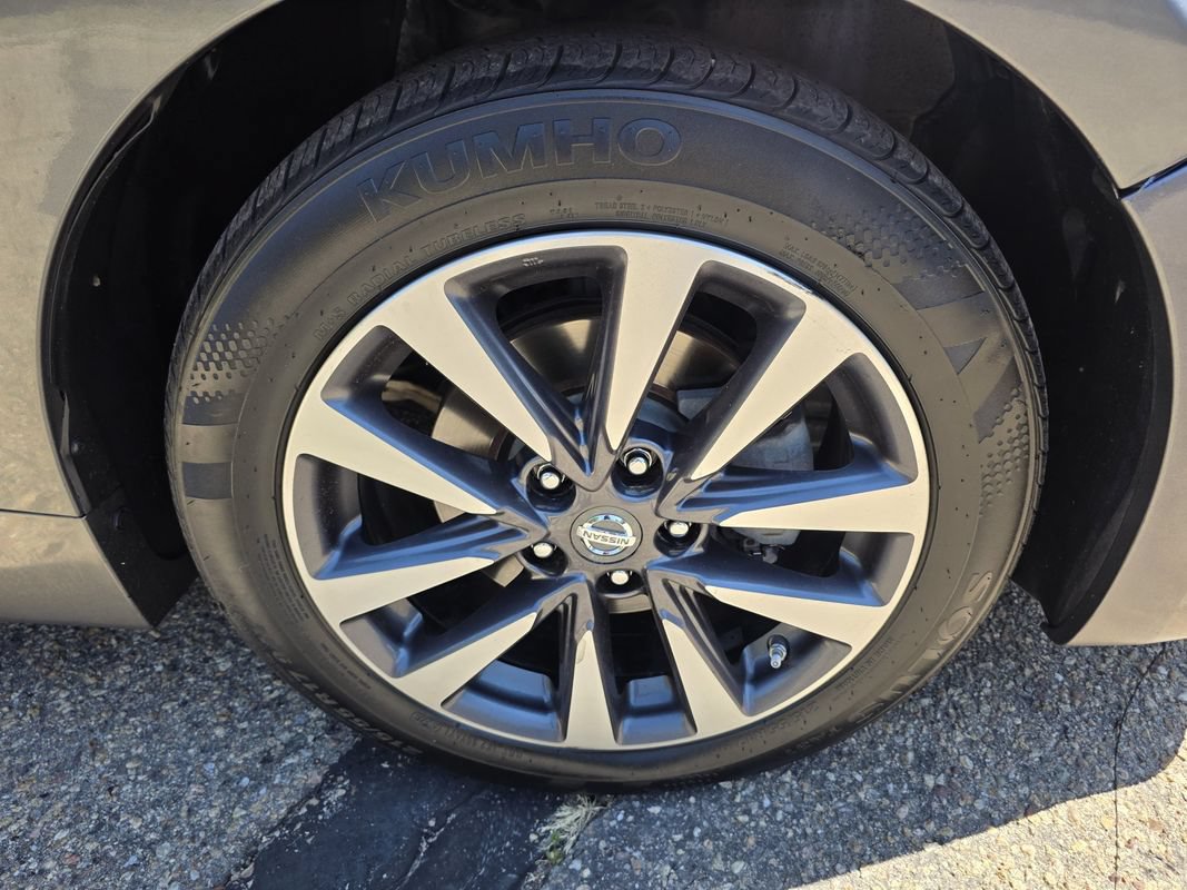 Used 2017 Nissan Altima 2.5 SL w/ Moonroof Package FWD image 40
