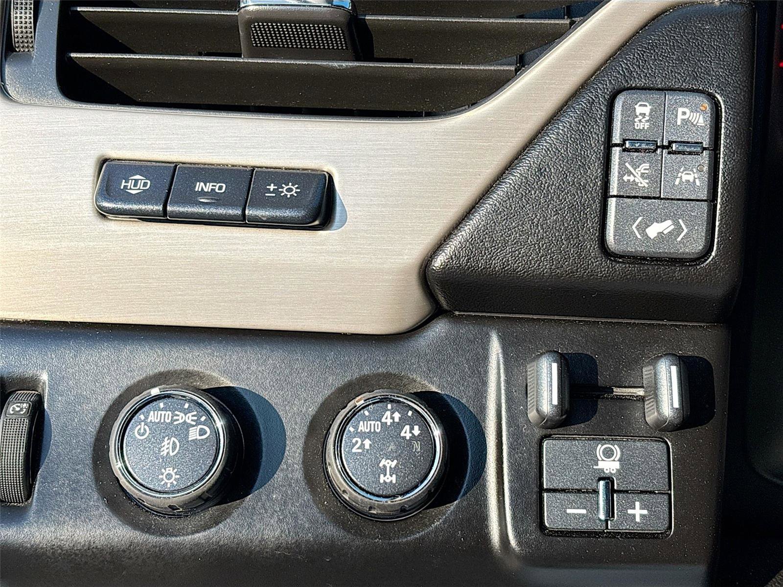 Used 2016 GMC Yukon Denali image 11