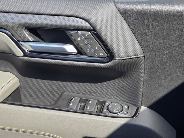 Used 2025 Chevrolet Silverado 1500 ZR2 w/ Technology Package AWD/4WD image 23