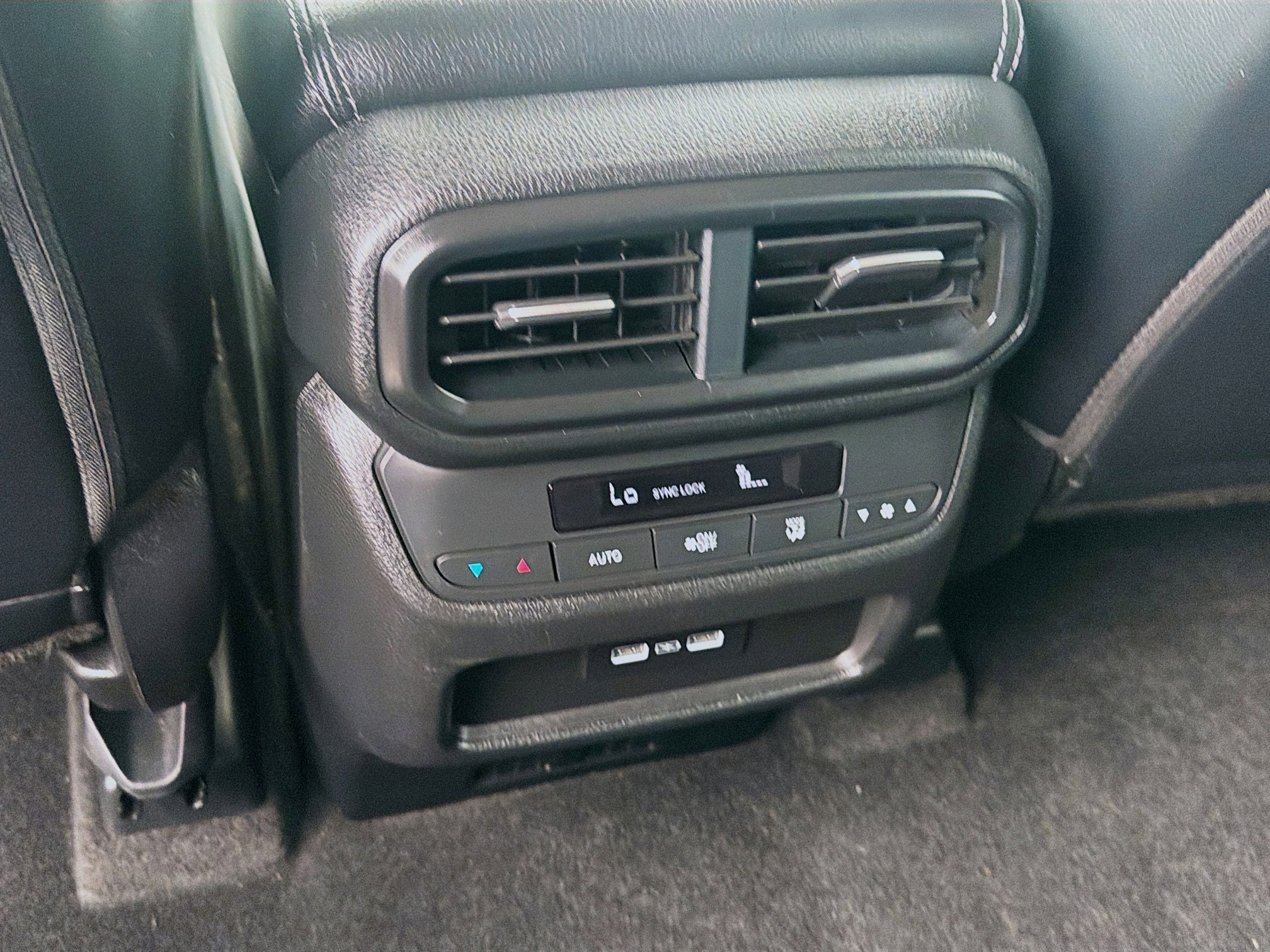 Certified 2023 Honda Pilot Touring image 23