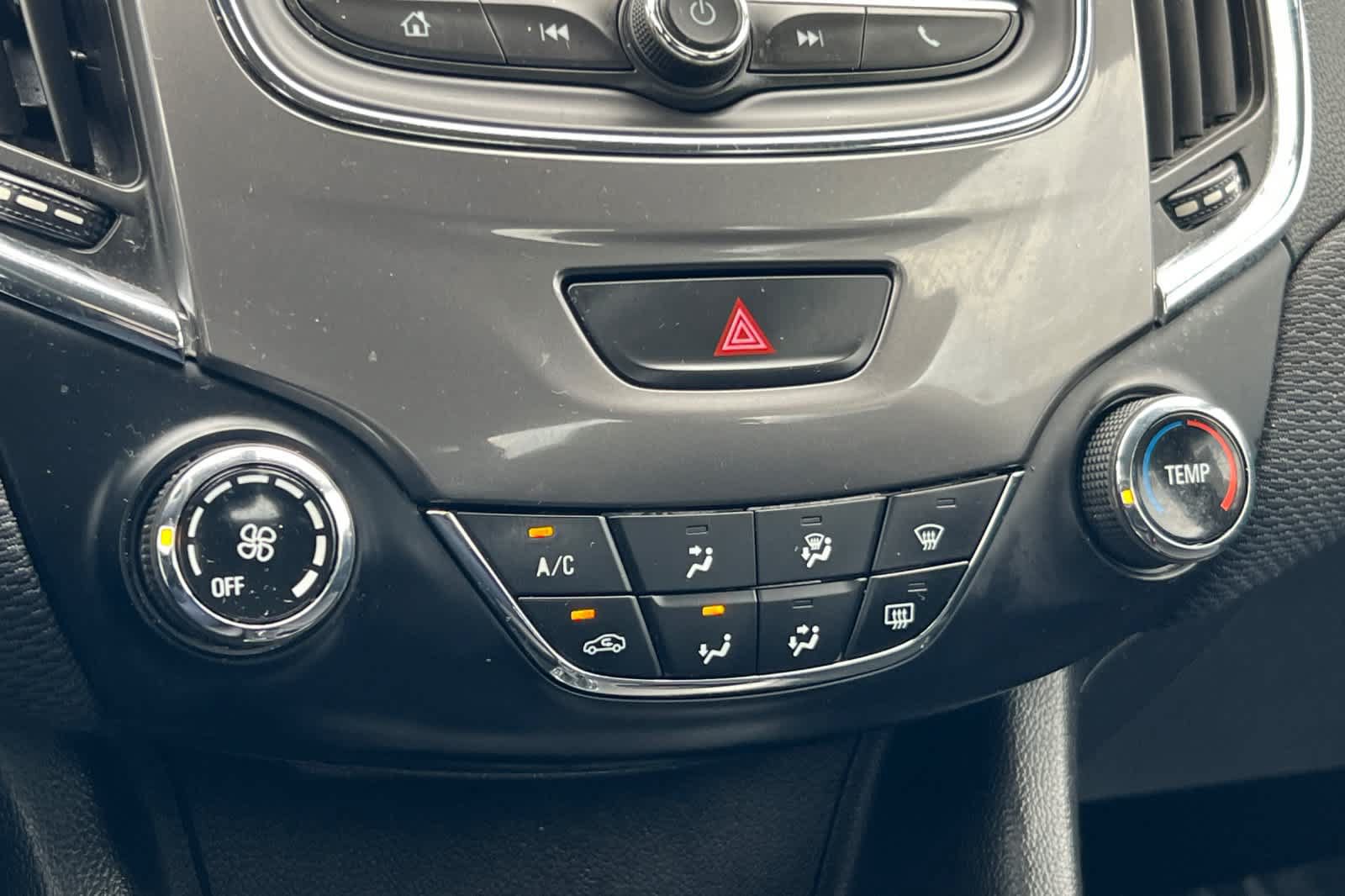 Used 2019 Chevrolet Cruze LS FWD image 21