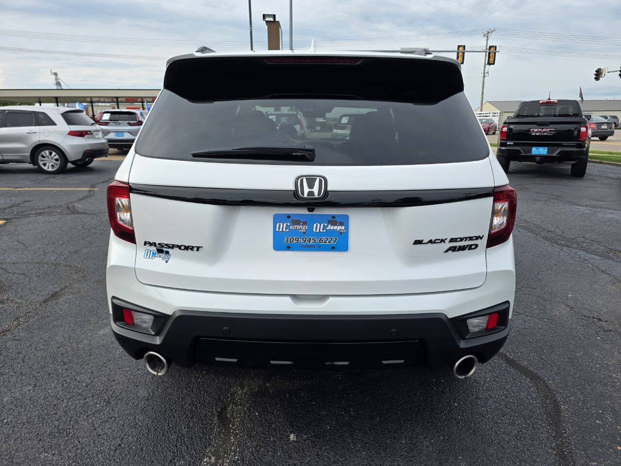 Used 2025 Honda Passport Black Edition image 7