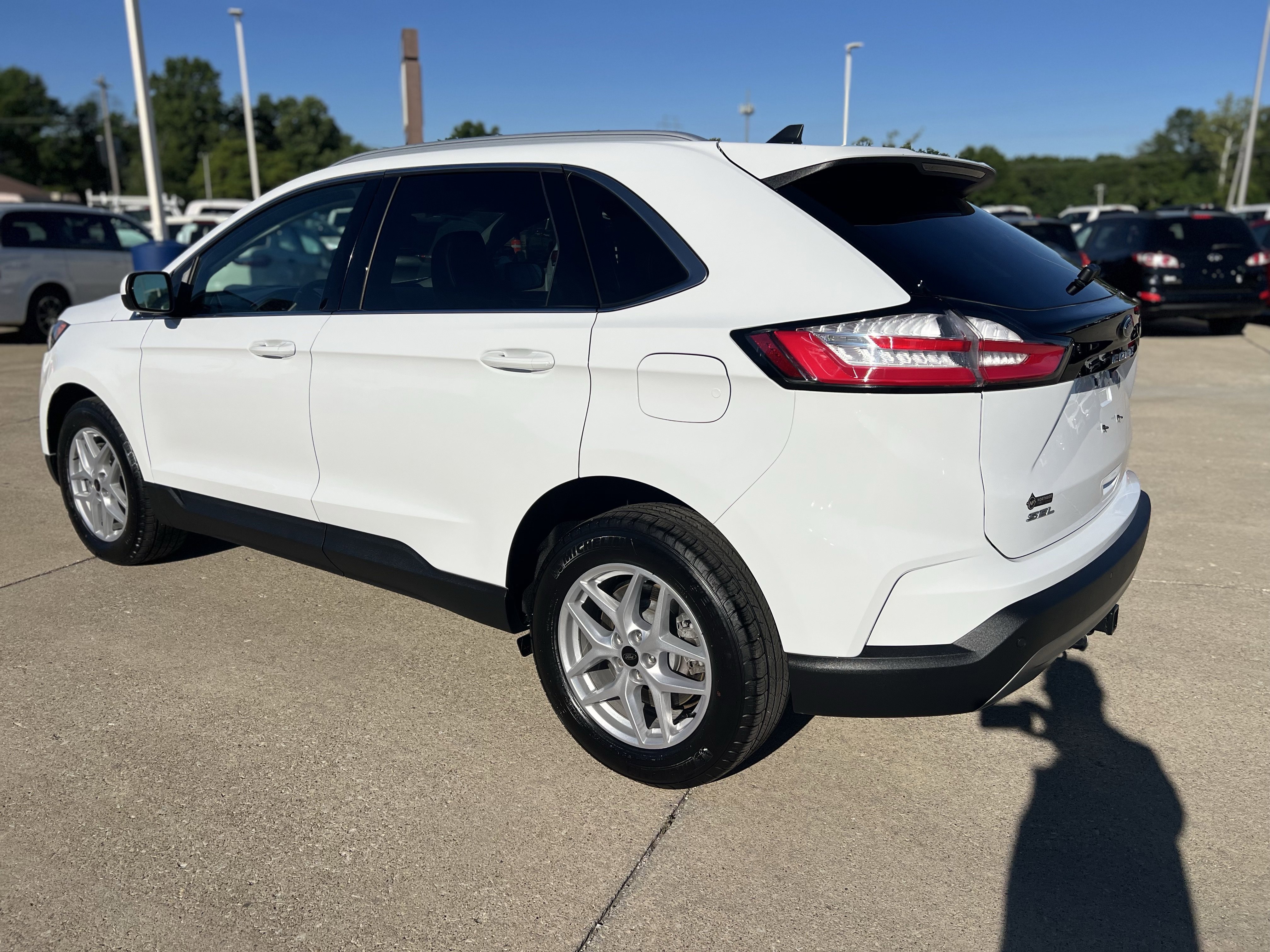 Used 2024 Ford Edge SEL w/ Convenience Package AWD/4WD image 6