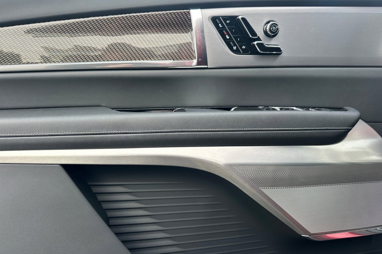 Used 2026 Cadillac Vistiq Sport w/ LPO, Floor Liner Package image 11