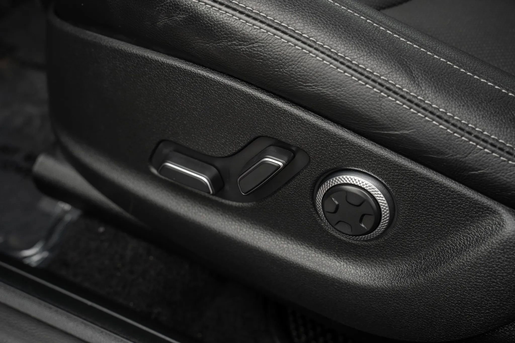 Used 2022 Genesis GV70 2.5T image 16