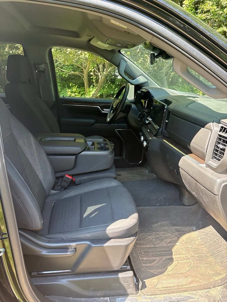 Used 2023 GMC Sierra 1500 SLE AWD/4WD image 3
