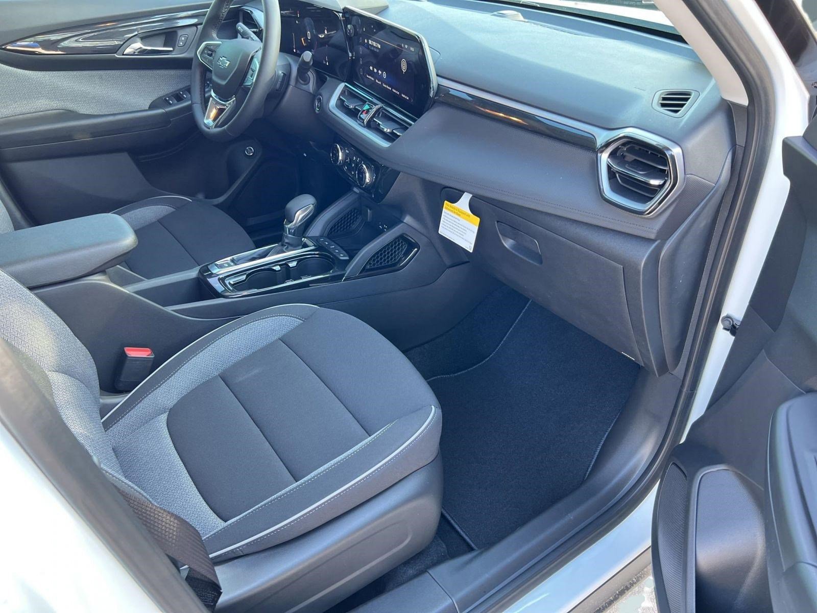 New 2026 Chevrolet TrailBlazer LT w/ Convenience Package FWD image 31