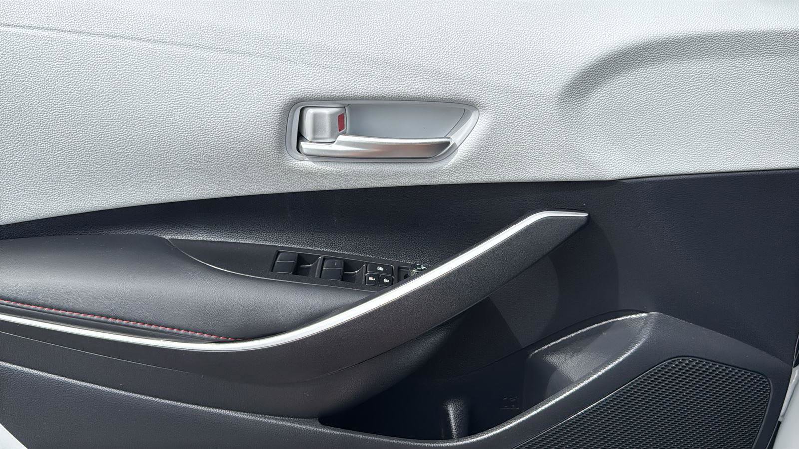 Certified 2025 Toyota Corolla SE w/ Convenience Package image 11