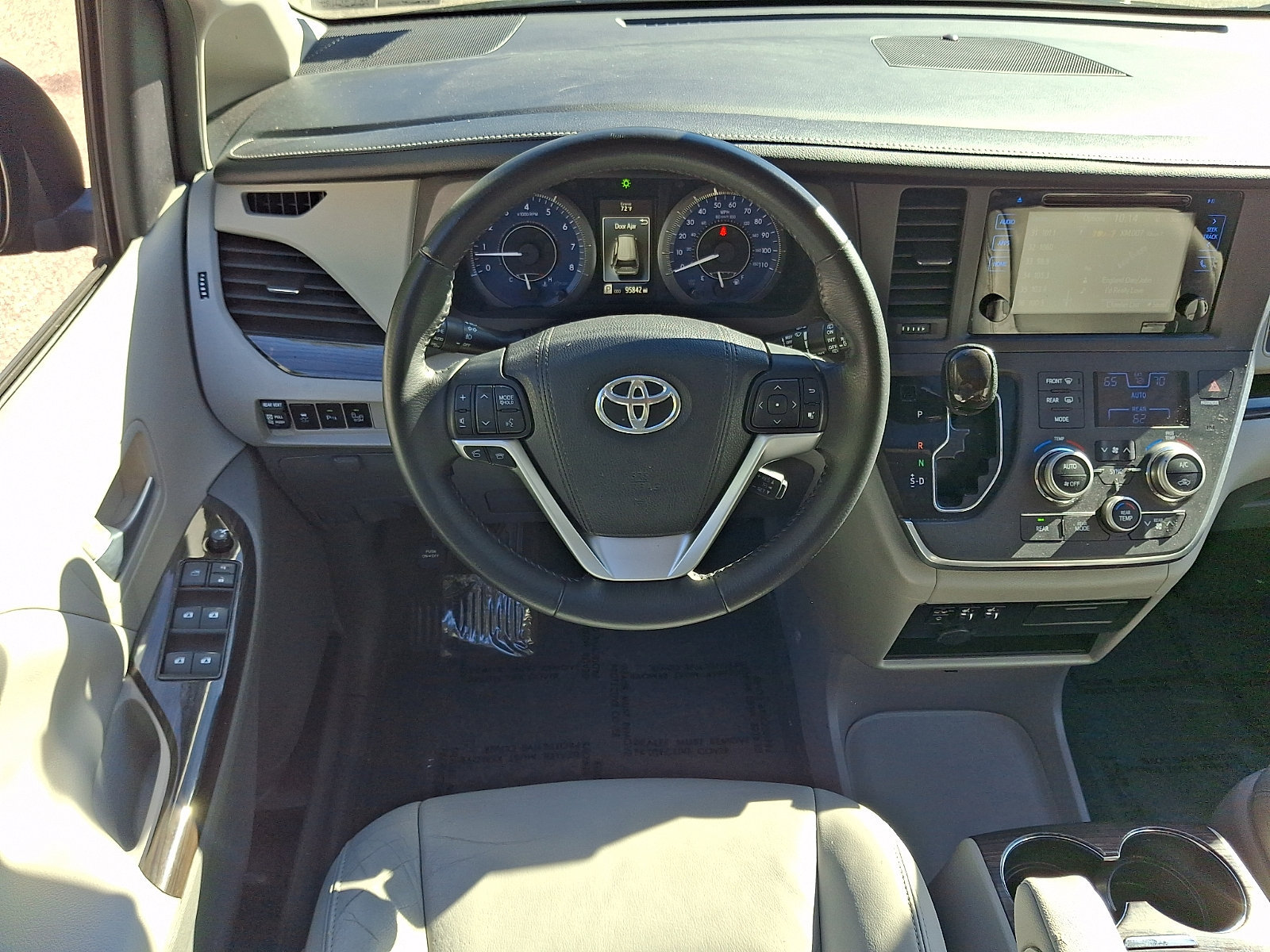 Used 2016 Toyota Sienna XLE w/ XLE Navigation Package FWD image 13
