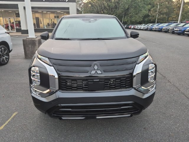 New 2026 Mitsubishi Outlander LE FWD image 7