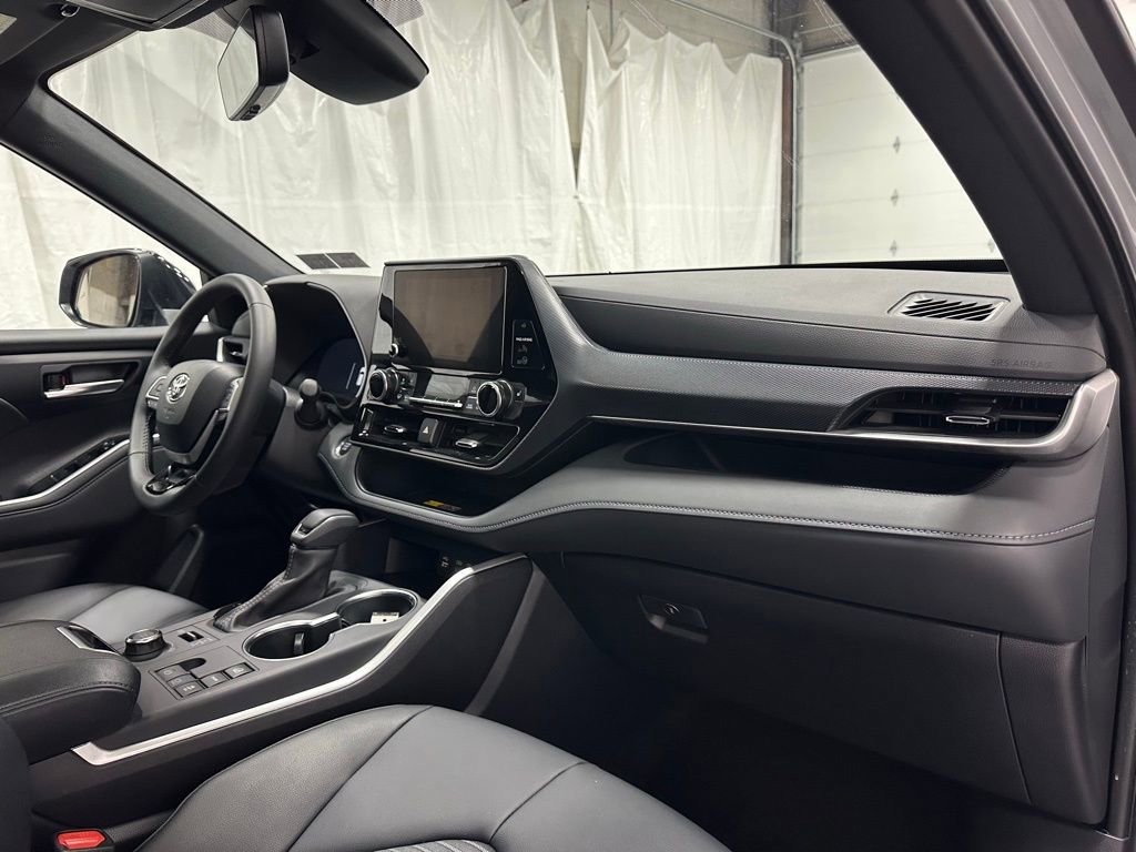 Used 2025 Toyota Highlander XSE image 68
