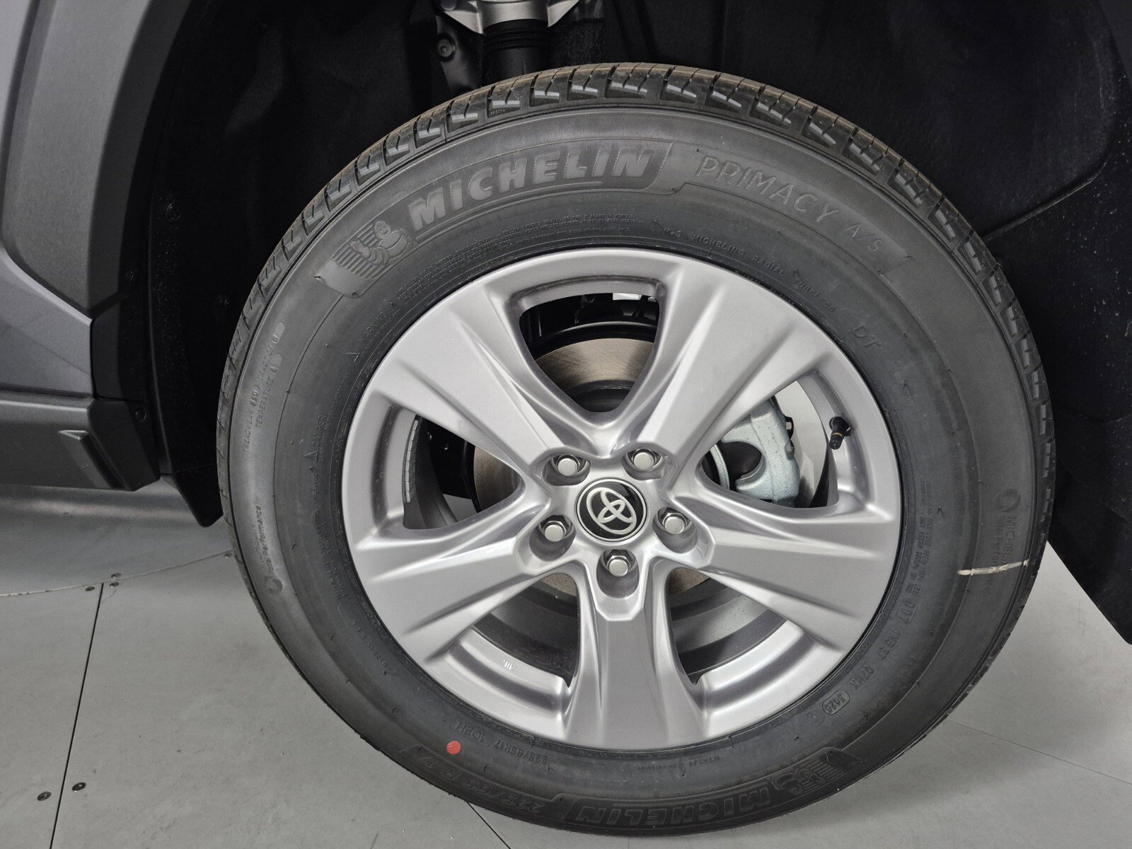 New 2025 Toyota RAV4 XLE image 12