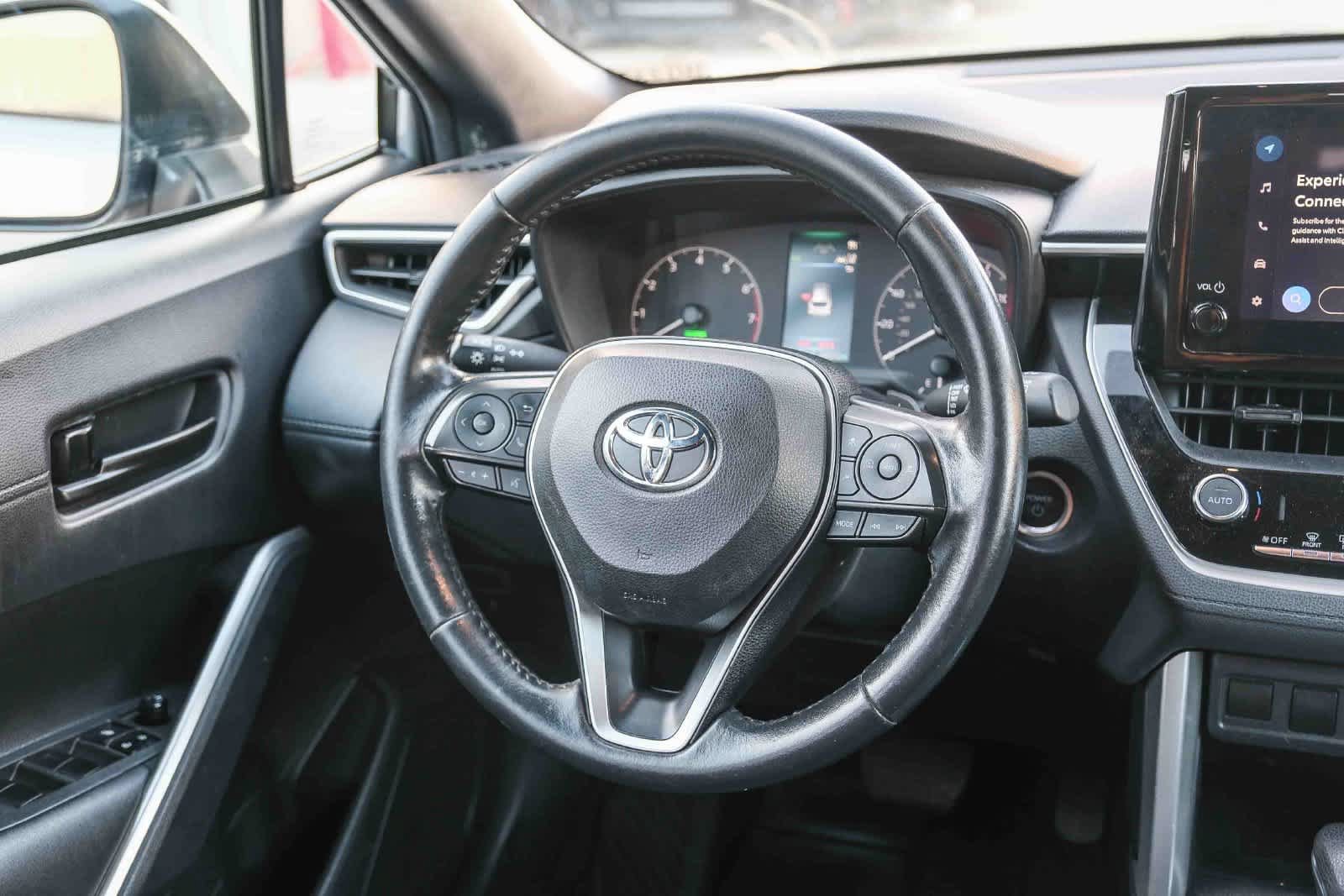 Used 2023 Toyota Corolla Cross AWD Hybrid image 17