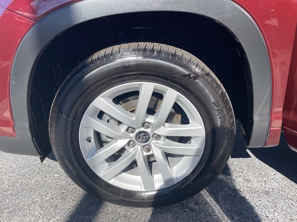 Used 2016 Toyota Highlander LE FWD image 31