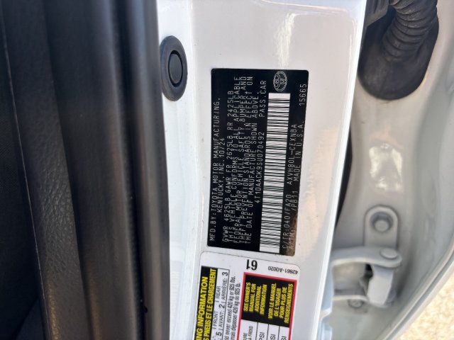Used 2025 Toyota Camry LE FWD image 32