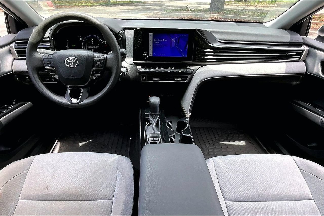 Used 2025 Toyota Camry LE FWD image 7
