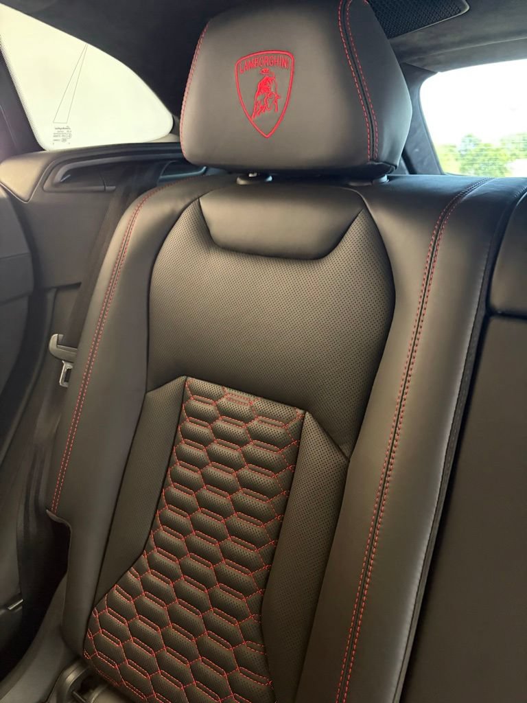 Used 2019 Lamborghini Urus AWD/4WD image 20