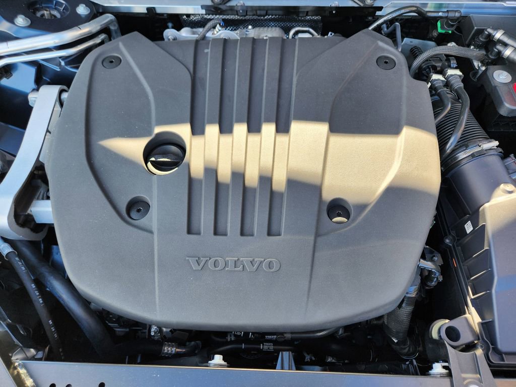 New 2026 Volvo XC60 B5 Ultra w/ Climate Package image 19