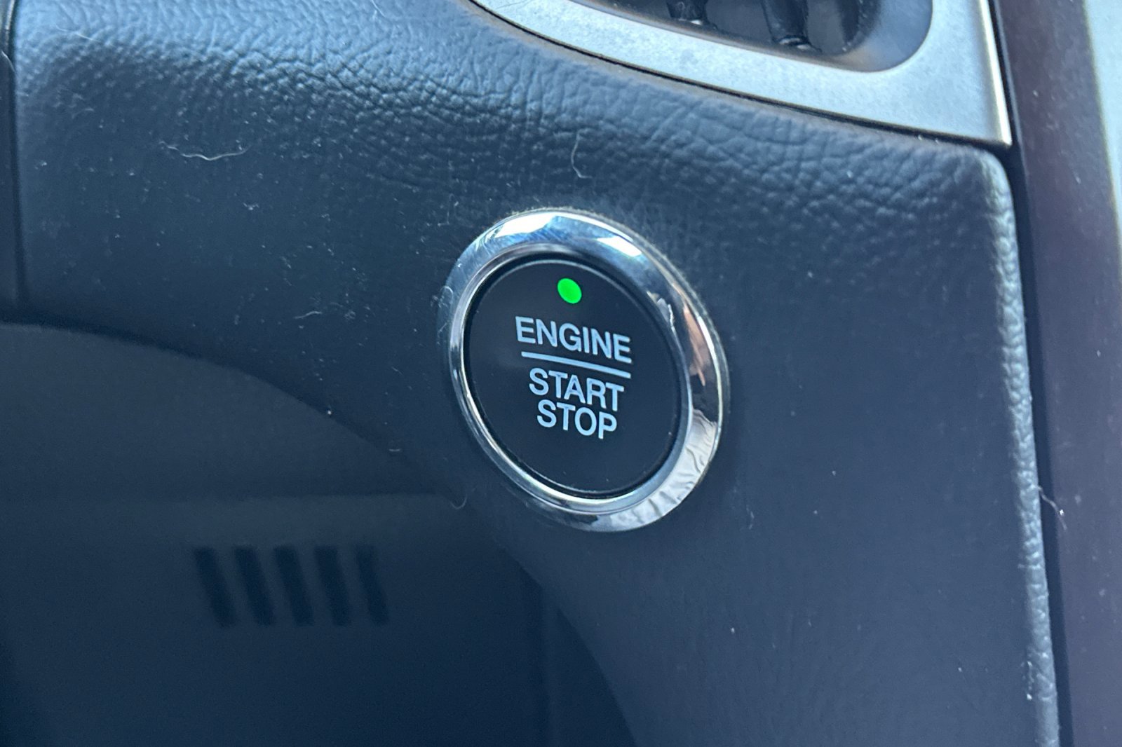 Used 2021 Ford Edge SEL w/ Cargo Accessory Package image 23