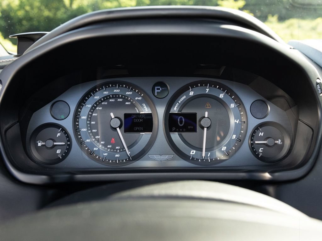 Used 2018 Aston Martin Vanquish S RWD image 30