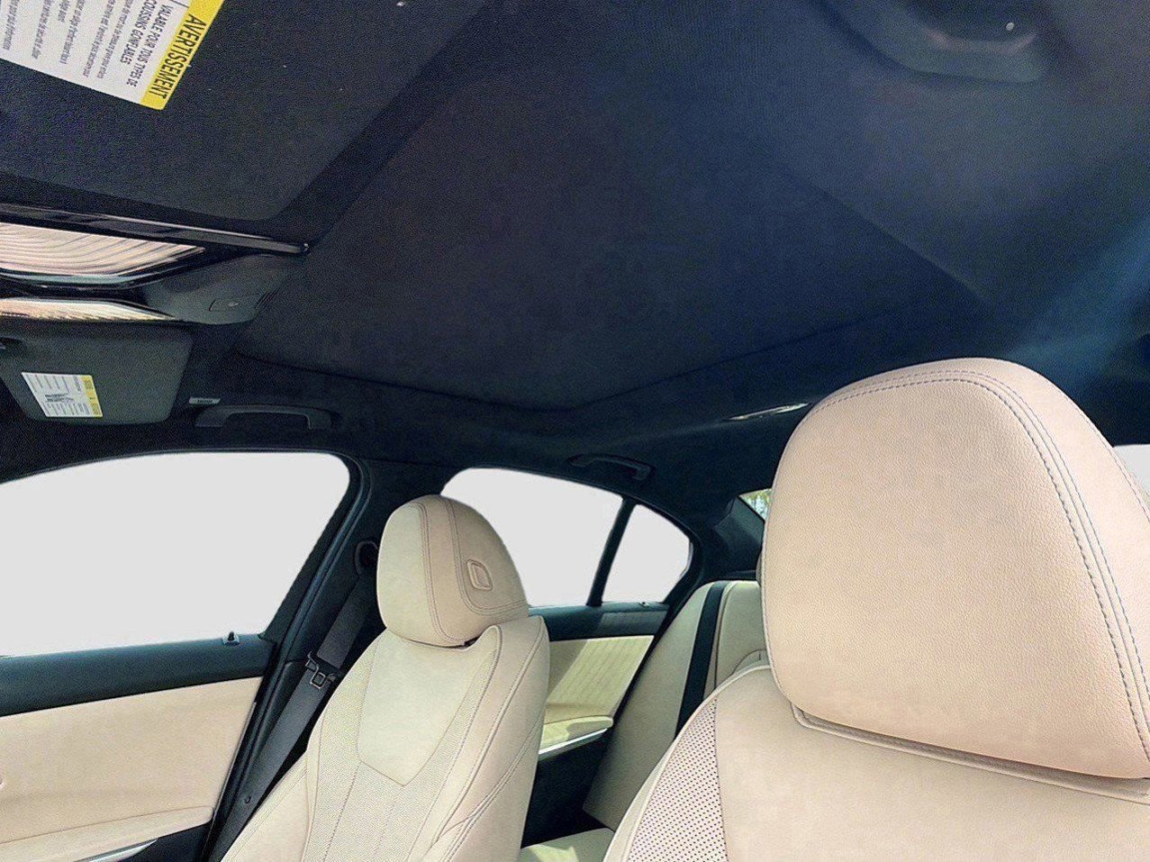 New 2025 BMW 330i Sedan w/ Convenience Package RWD image 27