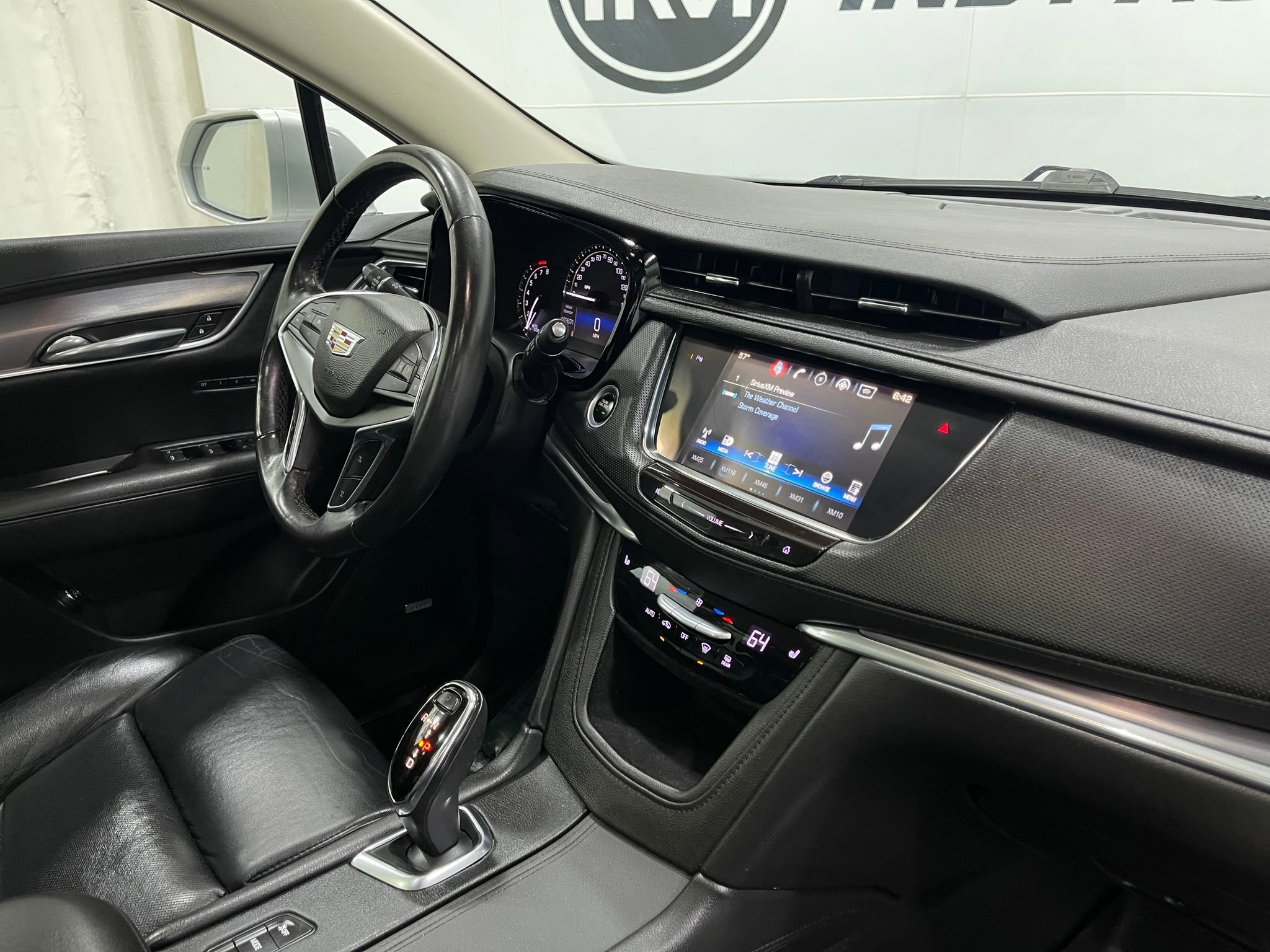 Used 2017 Cadillac XT5 Luxury image 19