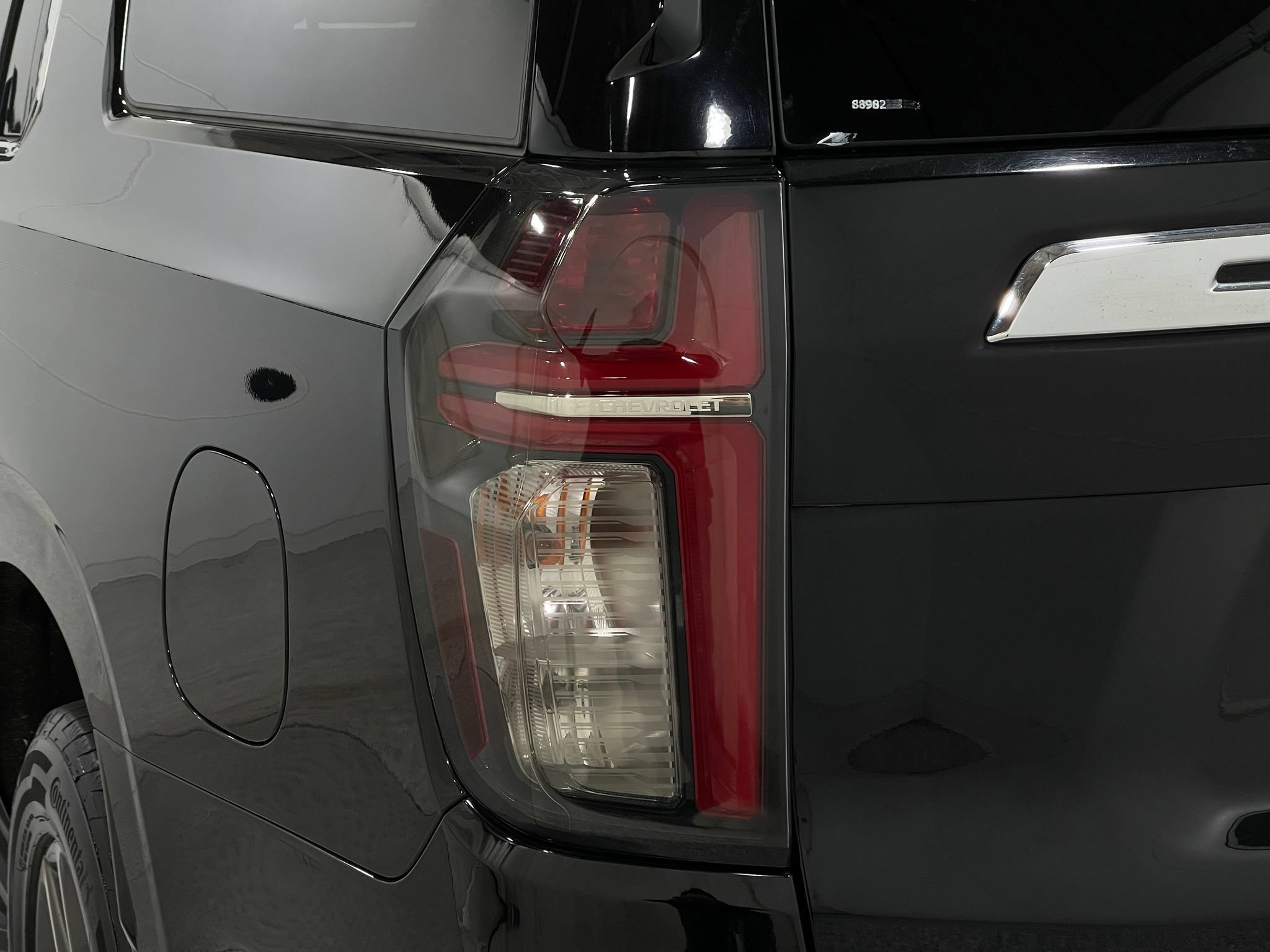 Used 2021 Chevrolet Suburban LT w/ LT Signature Package AWD/4WD image 35