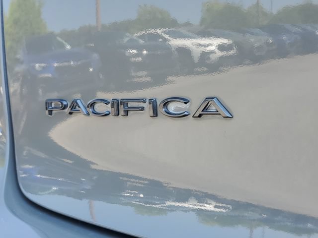 Certified 2020 Chrysler Pacifica Touring-L w/ S Appearance Package FWD image 9
