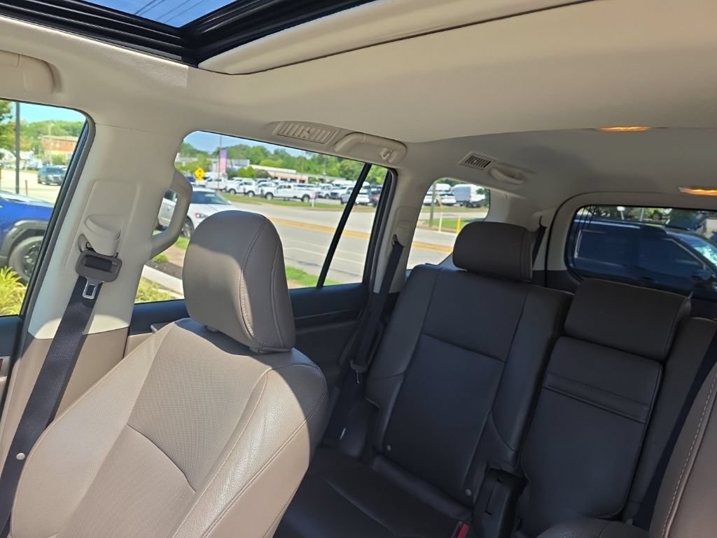 Used 2017 Lexus GX 460 Premium w/ Premium Package AWD/4WD image 18