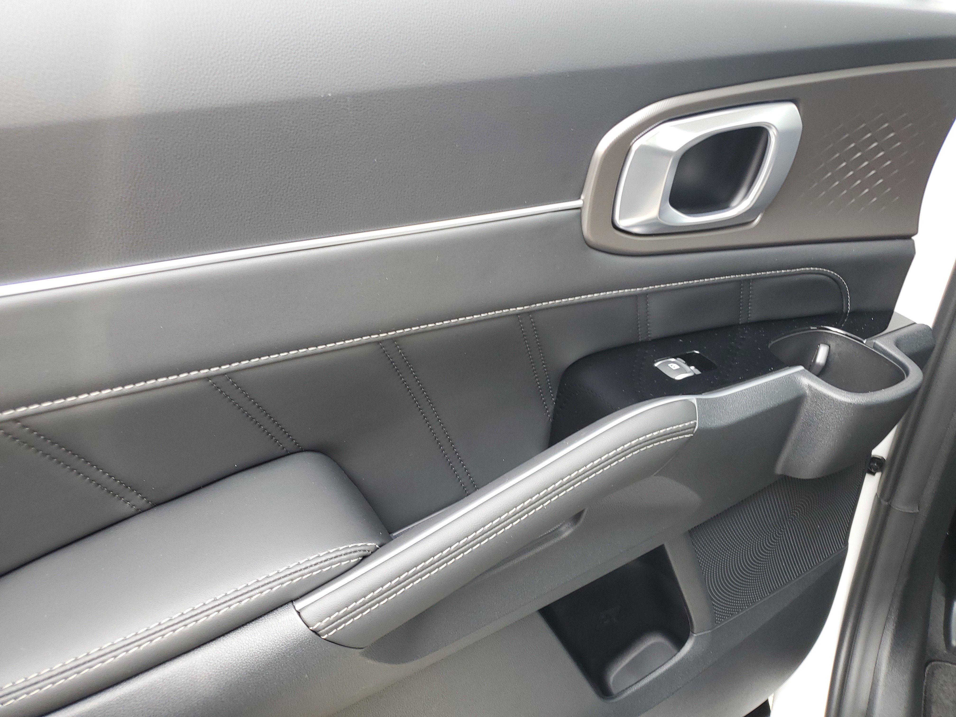 New 2025 Kia Sorento SX image 13